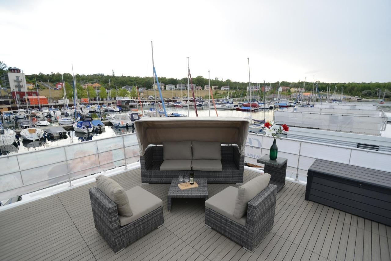 Hausboote und Ferienhäuser Marina Mücheln Mucheln Exterior foto