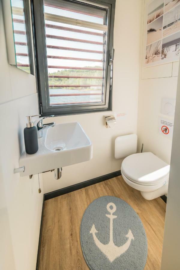 Hausboote und Ferienhäuser Marina Mücheln Mucheln Exterior foto