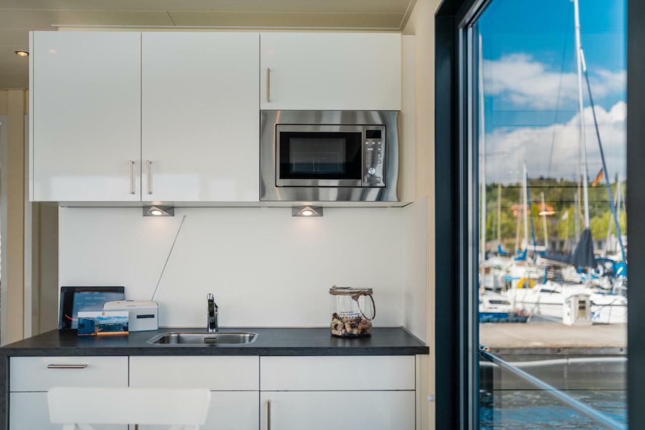 Hausboote und Ferienhäuser Marina Mücheln Mucheln Exterior foto